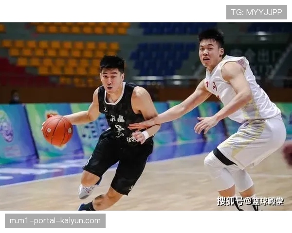 新疆篮板球52-45占优 前场篮板14个创造二次进攻机会